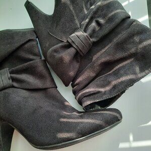 BRAND NEW 6.5 DESIGNER BRIGHT BLACK BOOTS